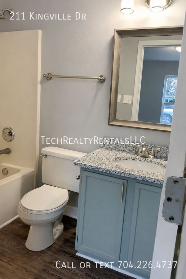 Building Photo - 211 Kingville Dr