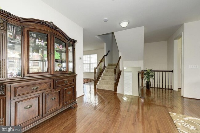 Foto del edificio - 22677 Flowing Spring Square