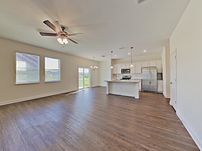 Foto del edificio - 5813 Hampton Creek Road