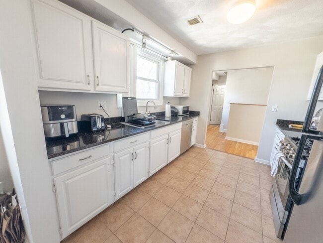 Building Photo - 28 Fisk Ave