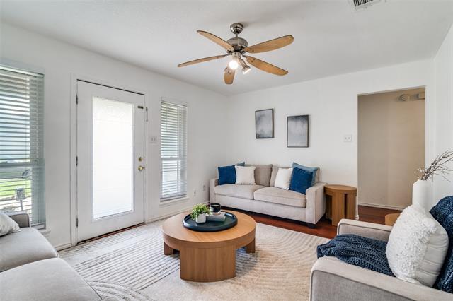 Foto del edificio - 904 Melody Cir