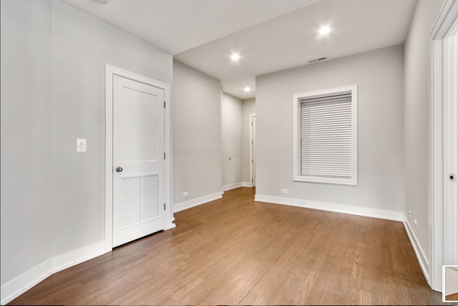 Foto del edificio - 847 W Lill Ave