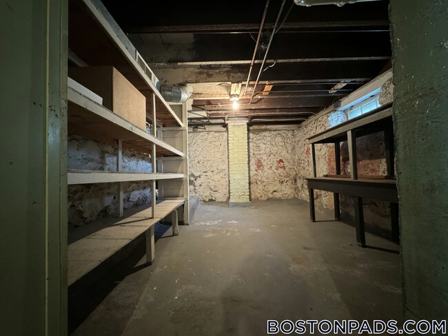 Building Photo - 35 Cliff St