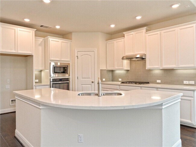 Building Photo - 15716 Cinca Terra Dr