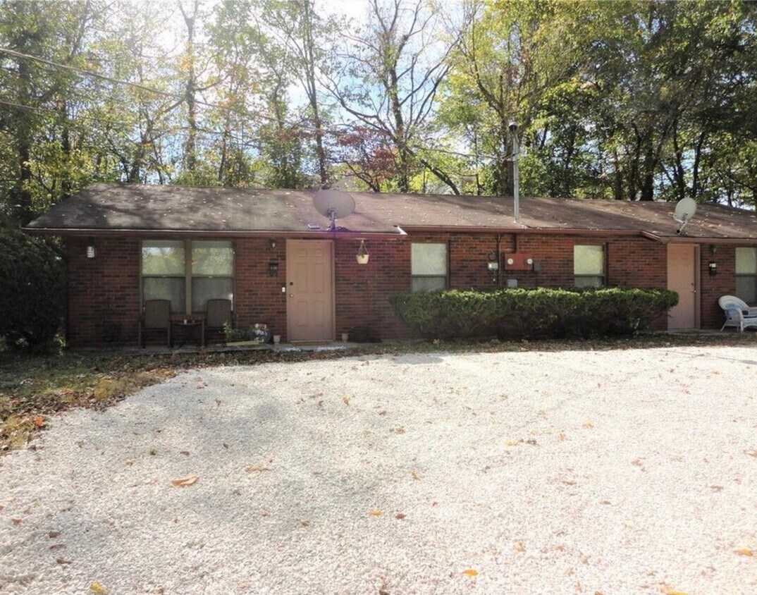 Left unit - 632 S 4th St