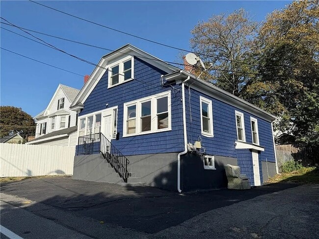 Building Photo - 5 Lynch St