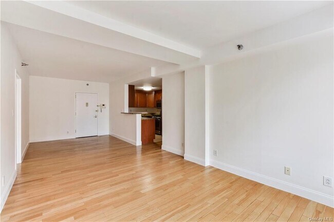 Foto del edificio - 3536 Cambridge Ave