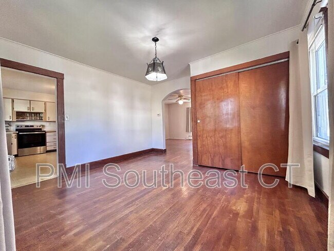 Building Photo - 261 Boswell Ave