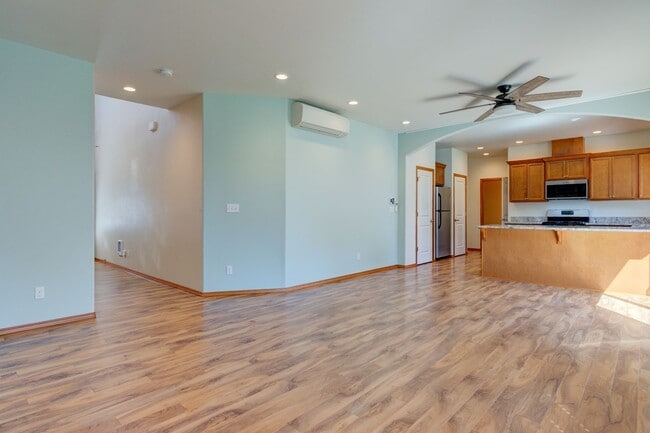 Building Photo - 3 Bedroom, 3 Bathroom with Gated Entrance