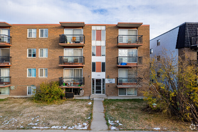 Building Photo - Evergreen Place