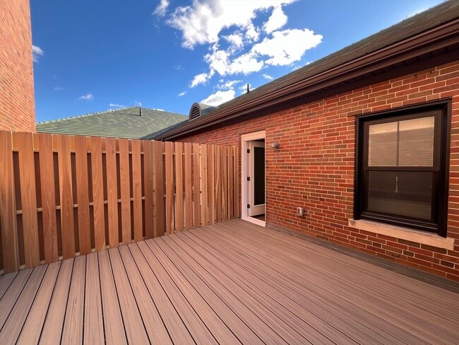 Foto del edificio - 160 Seabury St