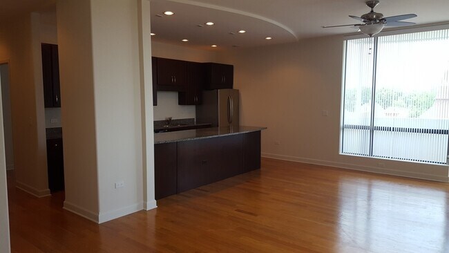 Foto del edificio - 4810 N Lavergne Ave