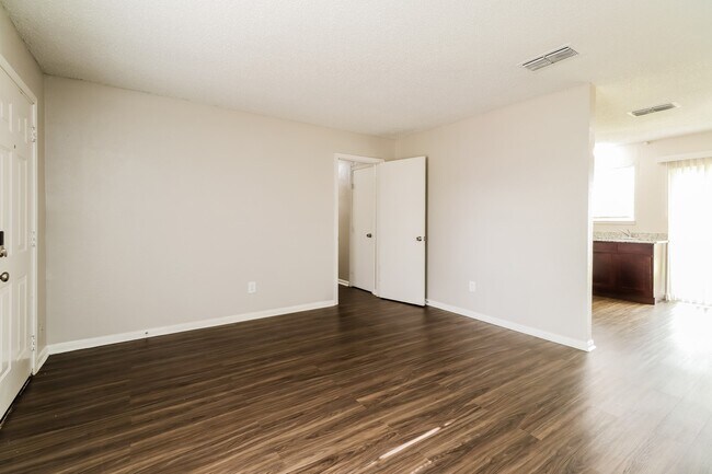 Foto del edificio - 7218 Wren Cir