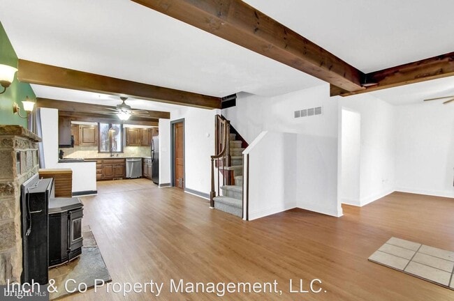 Building Photo - 3 br, 2 bath House - 720 Skyline Drive