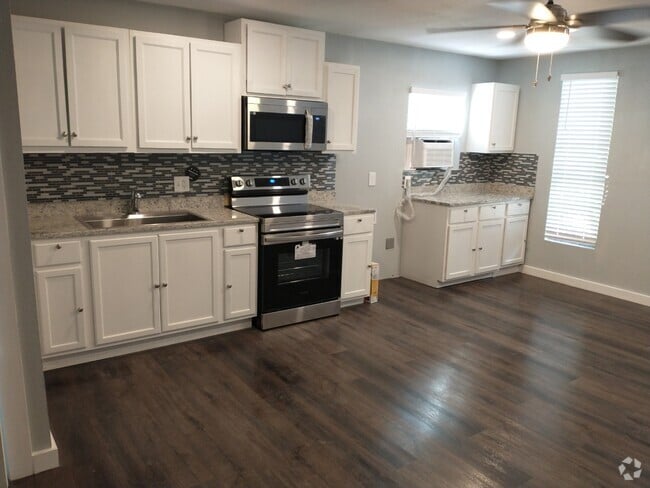 Building Photo - 614 Barberry St
