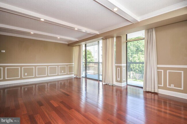 Foto del edificio - 1401 N Rhodes St