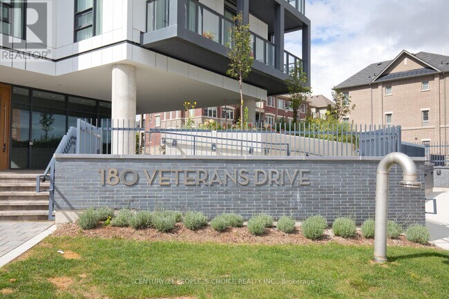 Photo du bâtiment - 180 Veterans Drive