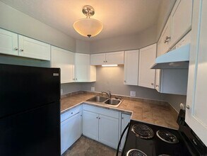 Building Photo - 1406 Co Rd 6