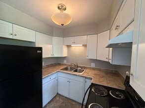 Building Photo - 1406 Co Rd 6
