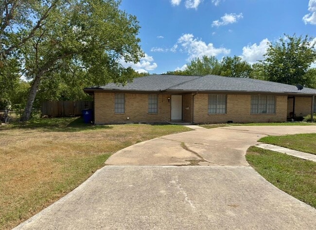 Building Photo - 820 S Blanco St