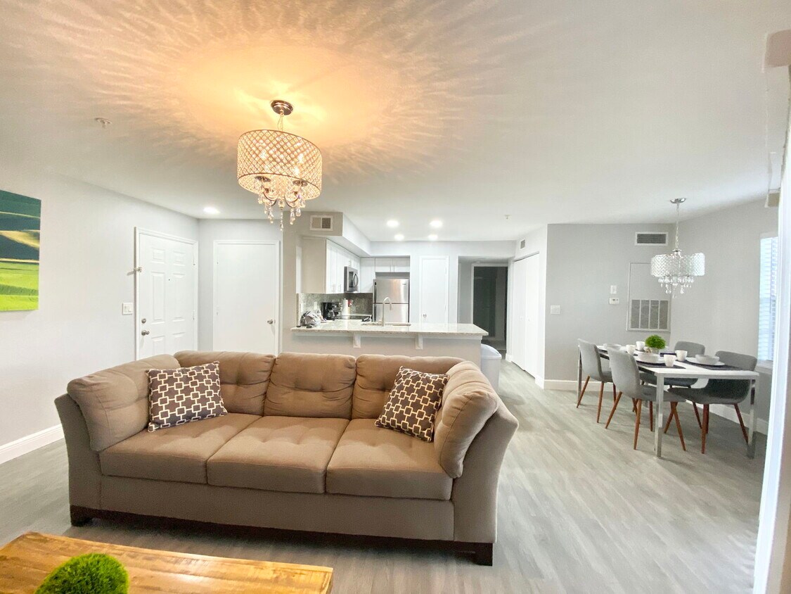 Foto principal - 7330 Westpointe Blvd