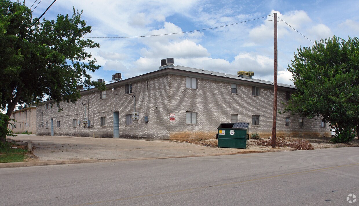 Building Photo - Liberty Manor I