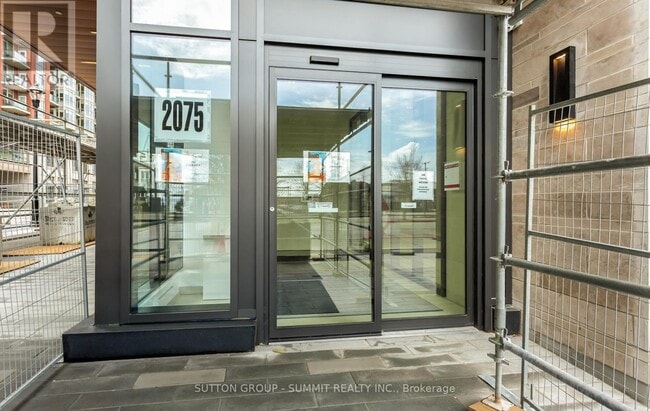 Building Photo - 2075 Lakeshore Rd.