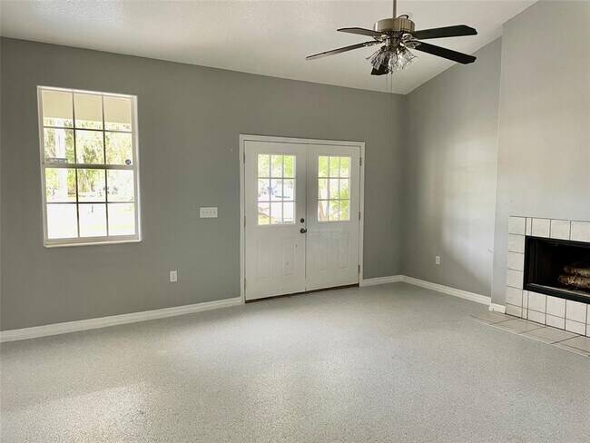 Building Photo - 305 Lakedale Dr