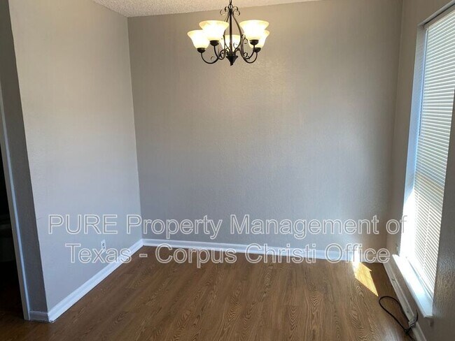 Foto del edificio - 4929 Cedar Pass Dr