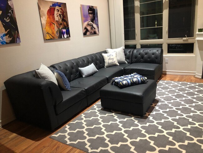 Building Photo - East Village Downtown 2BR / 2BA with LOFT ...