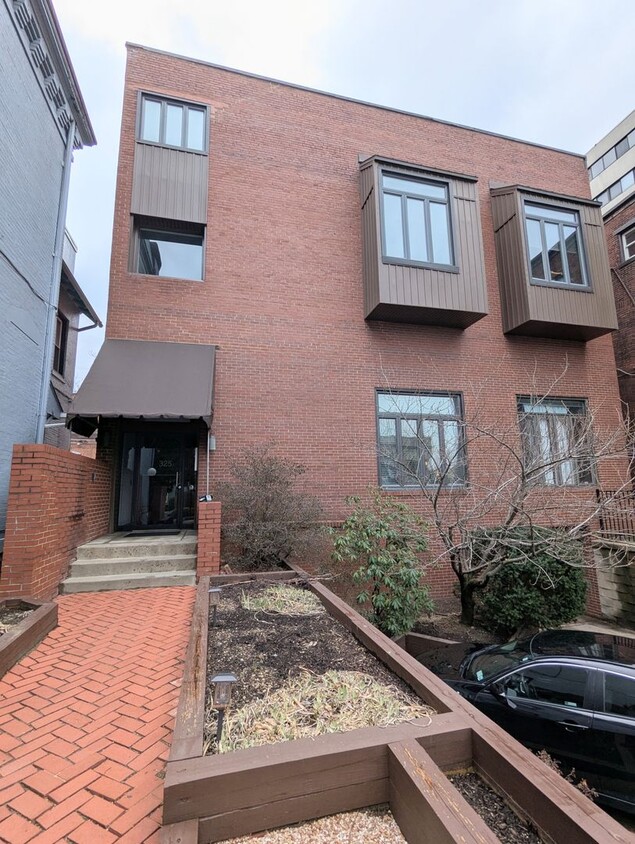 Foto principal - 2 Bedroom 1 Bathroom Loft Apartment (Shady...