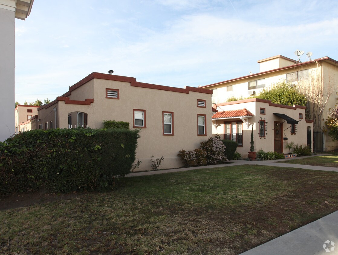 Foto principal - 1967-1977 N Vermont Ave