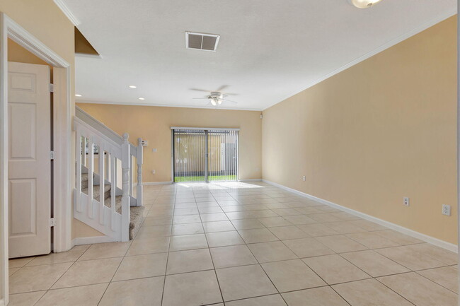 Foto del edificio - 14022 Wellington Trace