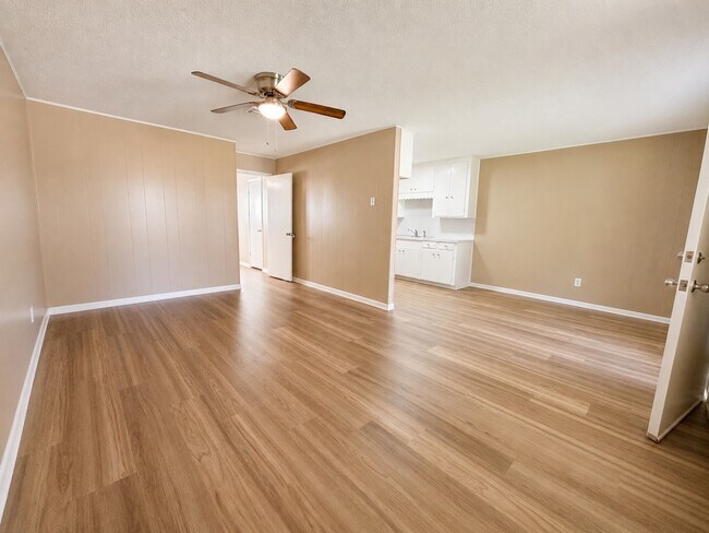 Foto del edificio - 105 Heatonville Dr