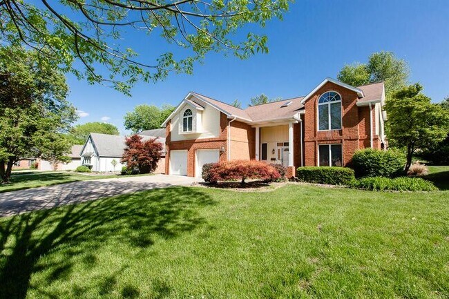Building Photo - 28 Pebble Hill Dr