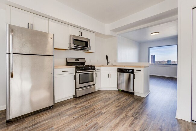 Foto del edificio - AVAILABLE NOW - Beautiful 3 Bedroom Home w...