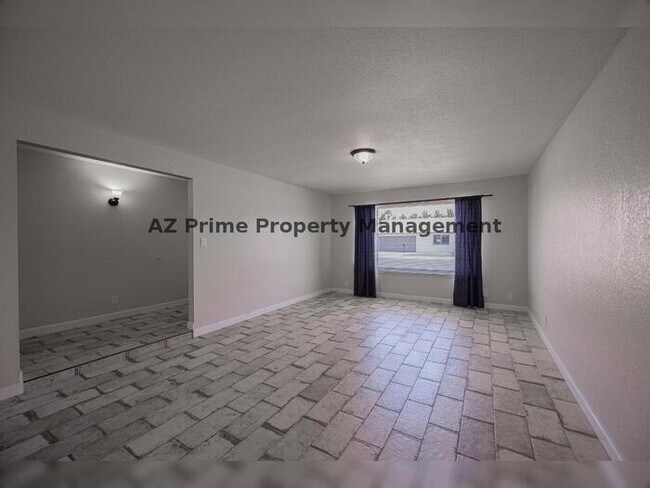 Building Photo - 1141 W Linda Ln