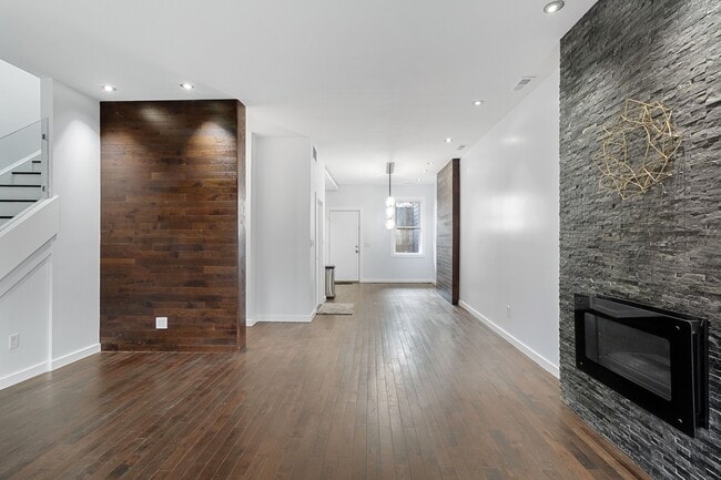 Building Photo - 13 N Ada St