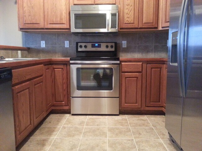 kitchen - 3168 King Ridge Blvd