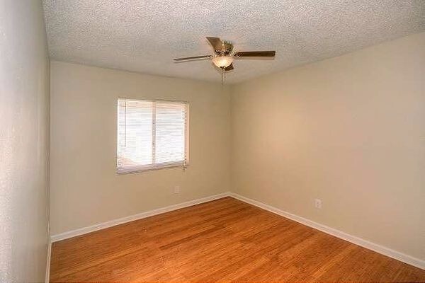 Foto del edificio - 1716 Brandon Trace Ave
