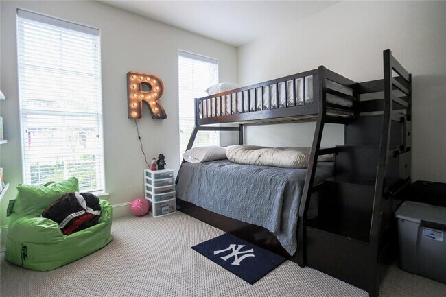 Foto del edificio - 2303 Kolbe Grove Ln