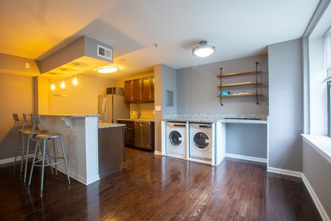 Building Photo - Newly Renovated 1 BR/1 A Condo in Petworth...