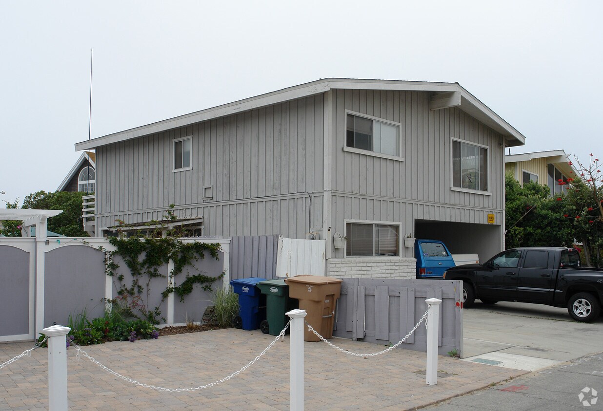 Primary Photo - 1200 Brunswick Ln