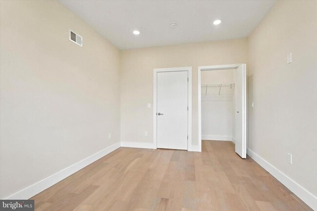 Foto del edificio - 2440 E Harold St