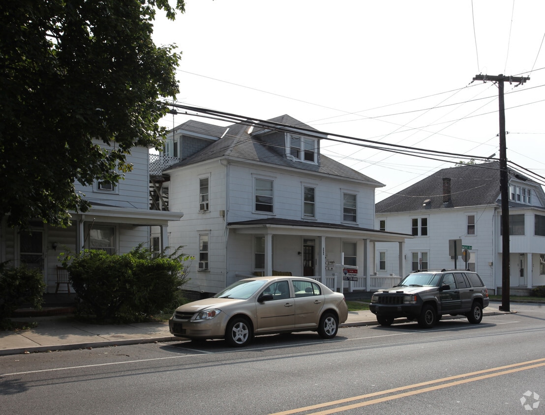 Building Photo - 554 S Frederick St