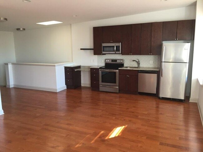Kitchen - 2131 Walnut St