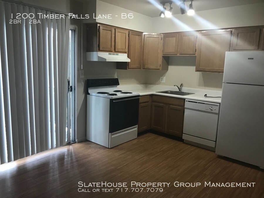 two bedroom 1 1/2 bath Townhome in Blakely Apartment for Rent in