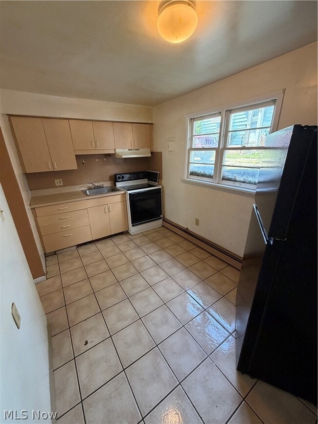 Building Photo - 3055 Hadley Ave