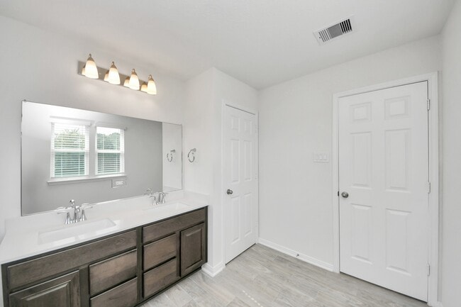 Building Photo - 17310 Rock Willow Ln