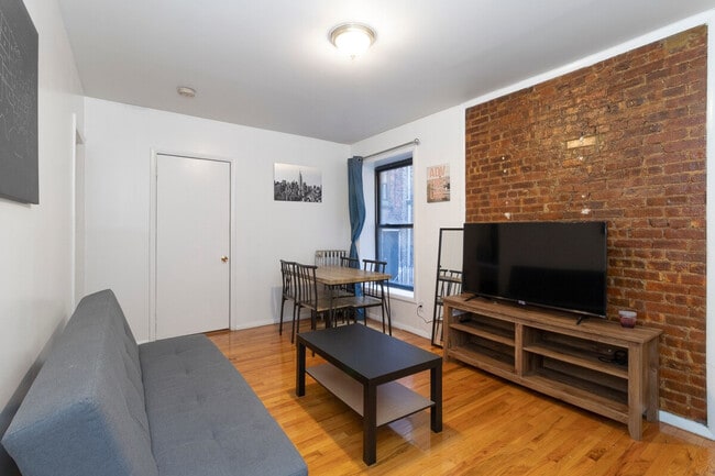 Building Photo - 205 E 95th St